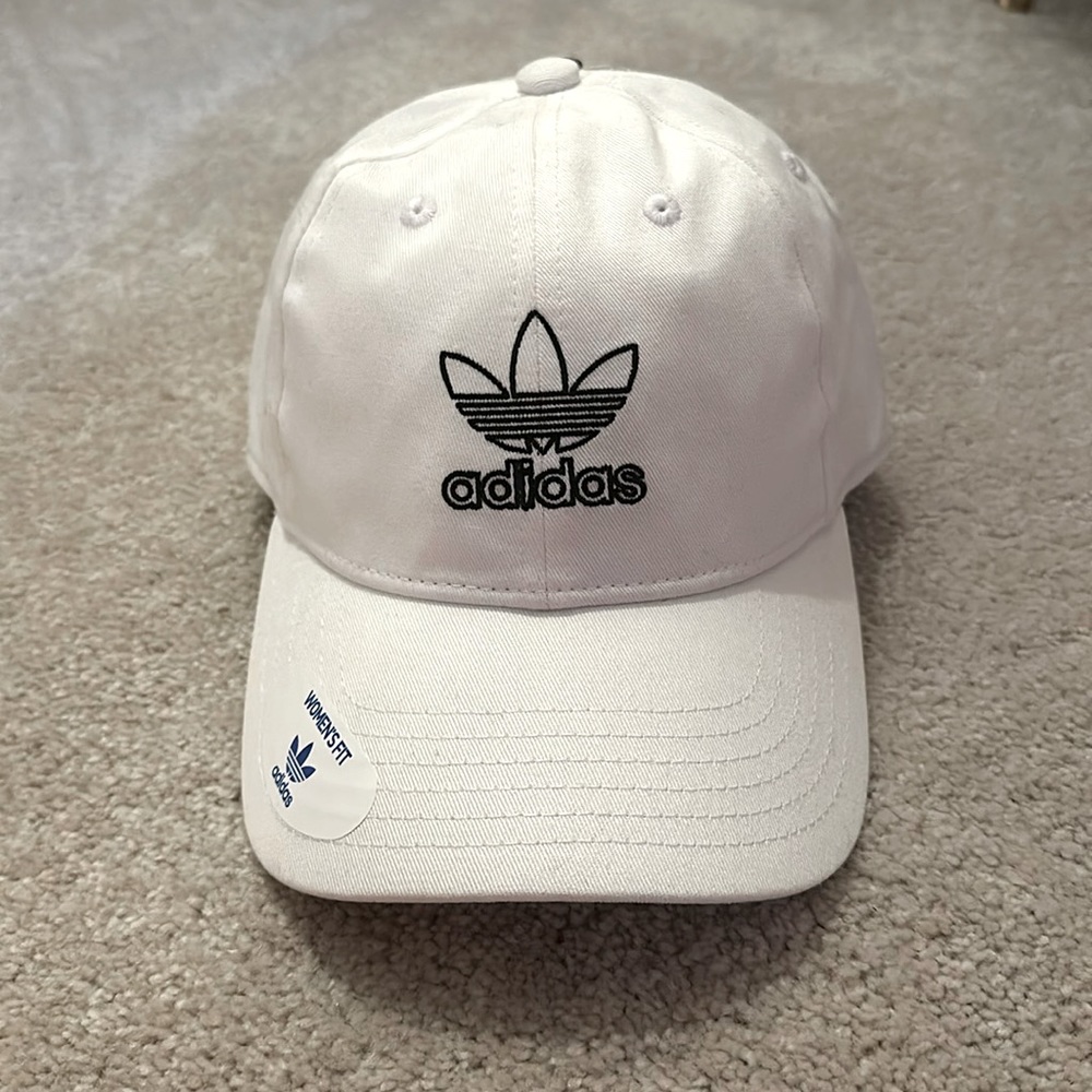 NWT!! Adidas Women’s Cap 🧢